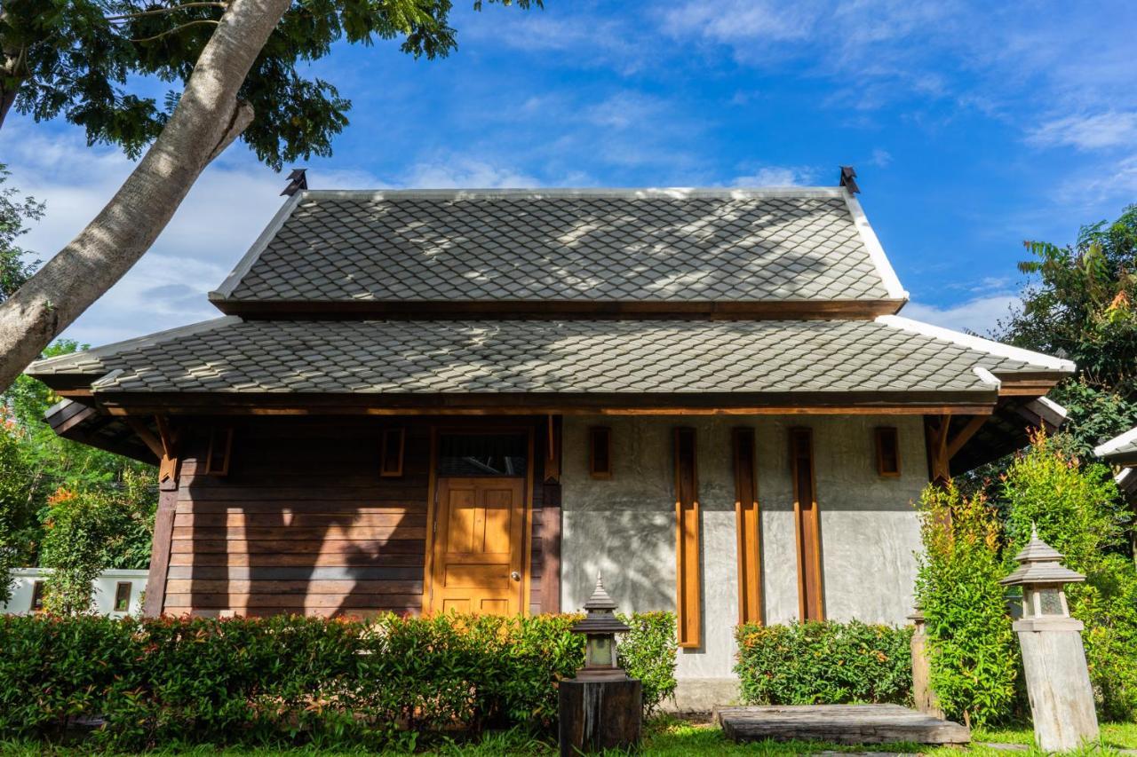 Ruean Racha Hotel Chiang Mai Exterior photo